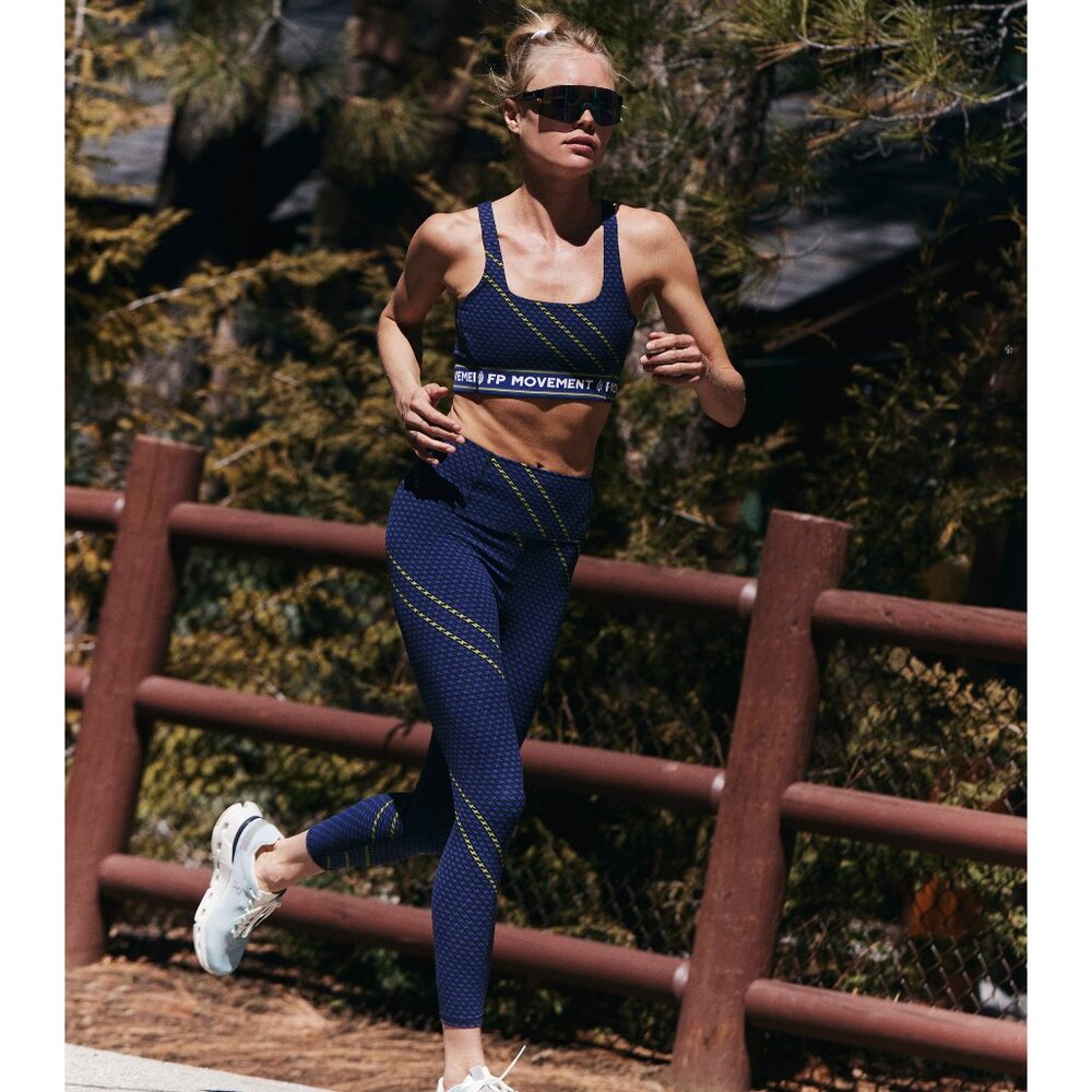 🎉LAST CHANCE🎉 FP MOVEMENT Never Better Logo Leggings / Black Combo - Picture 8 of 9